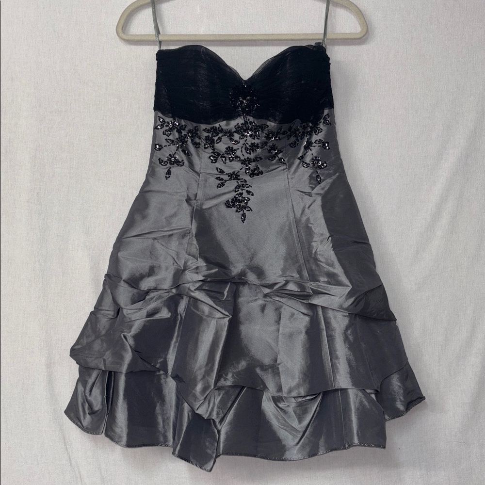 Elegant Strapless Black and Gray Dress - Picture 2 of 8